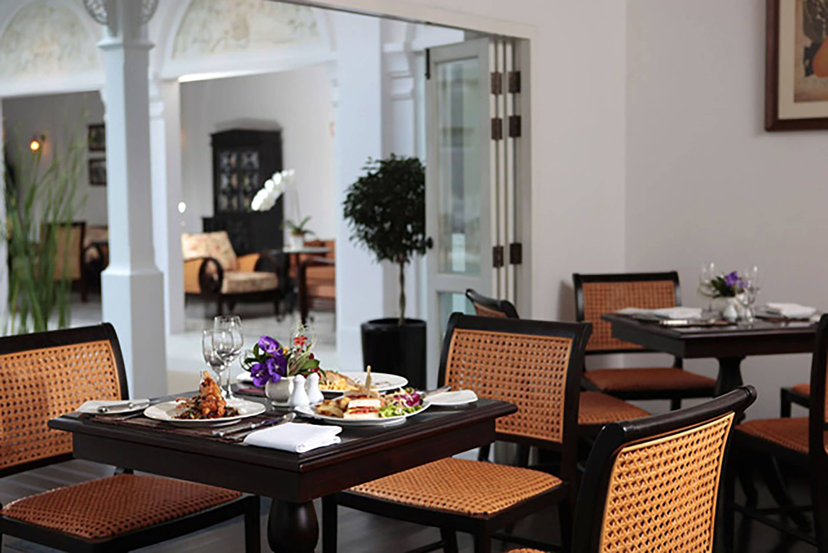 breakfast, lunch, dinner served; thai cuisine