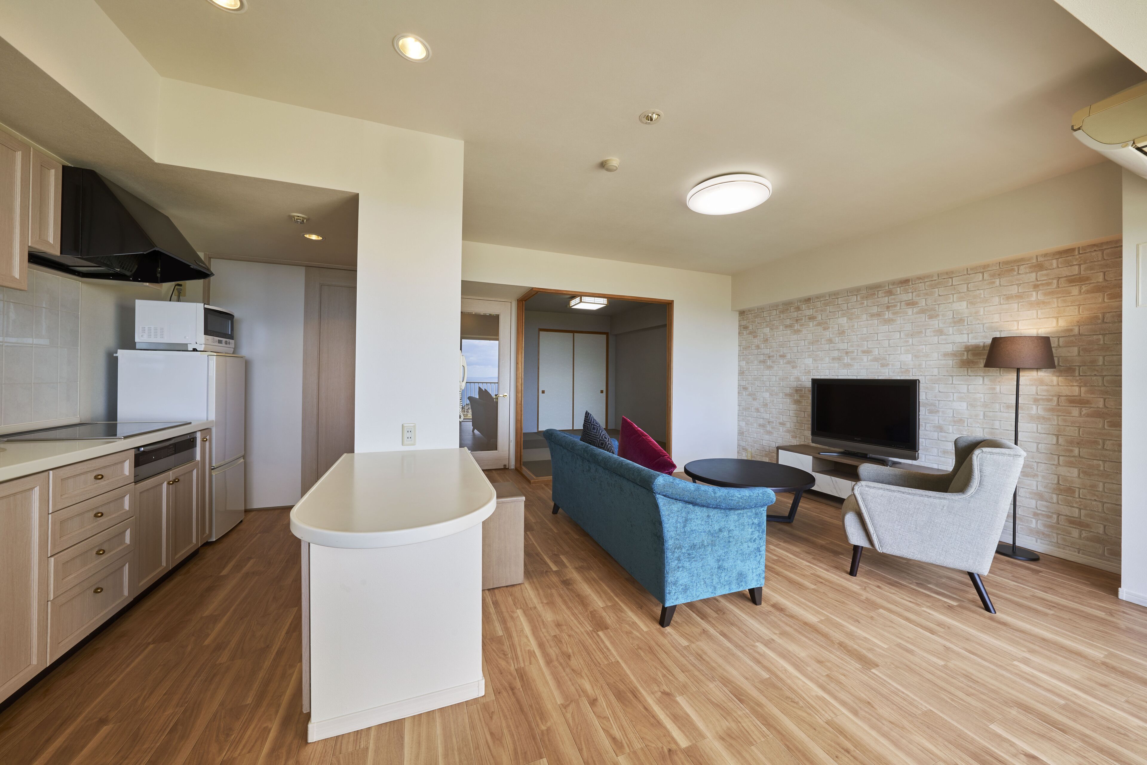 standard suite with ocean view, pets not allowed, non smoking | 1 bedroom, individually decorated, individually furnished, desk