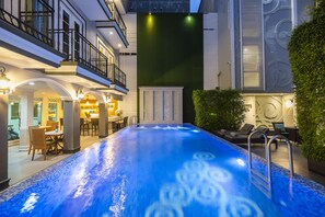 Hồ bơi ngoài trời, dù/ô trên bãi biển/hồ bơi 