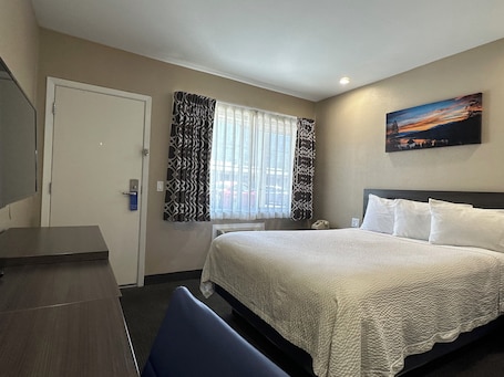 Room, 1 Queen Bed, Non Smoking | Blackout drapes, iron/ironing board, free WiFi, bed sheets. Blackjack Inn South Lake Tahoe