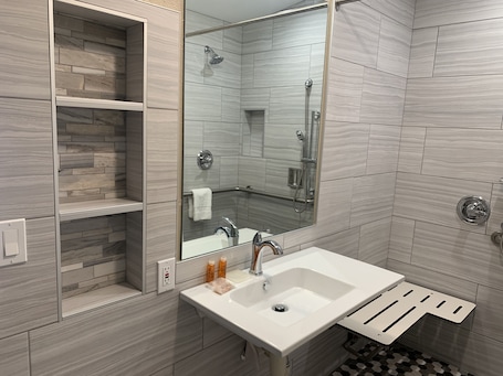 Room, 1 Queen Bed, Accessible, Non Smoking | Bathroom | Free toiletries, hair dryer, towels, soap. Blackjack Inn South Lake Tahoe