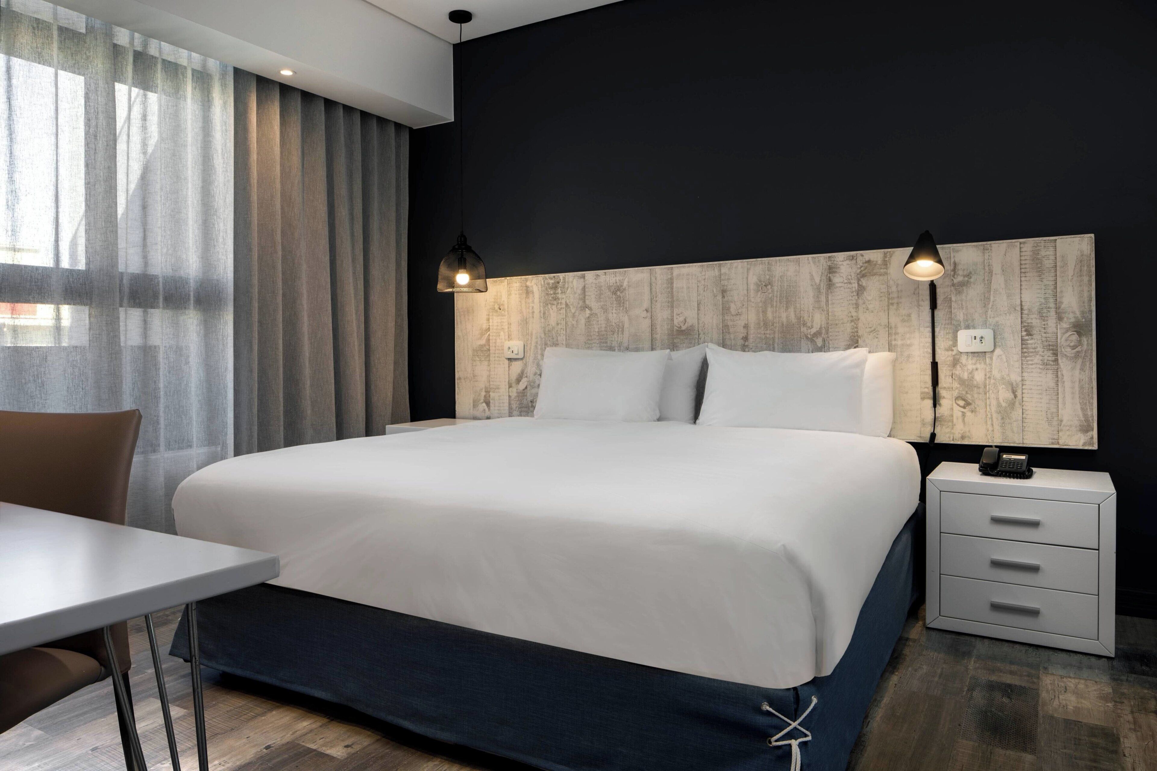 Executive Suite, 1 Bedroom, Balcony | Premium bedding, in-room safe, desk, laptop workspace