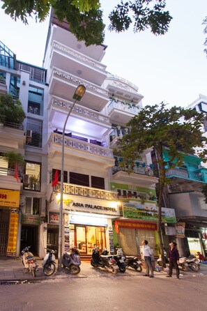 Porch - Asia Palace Hotel (Hanoi)