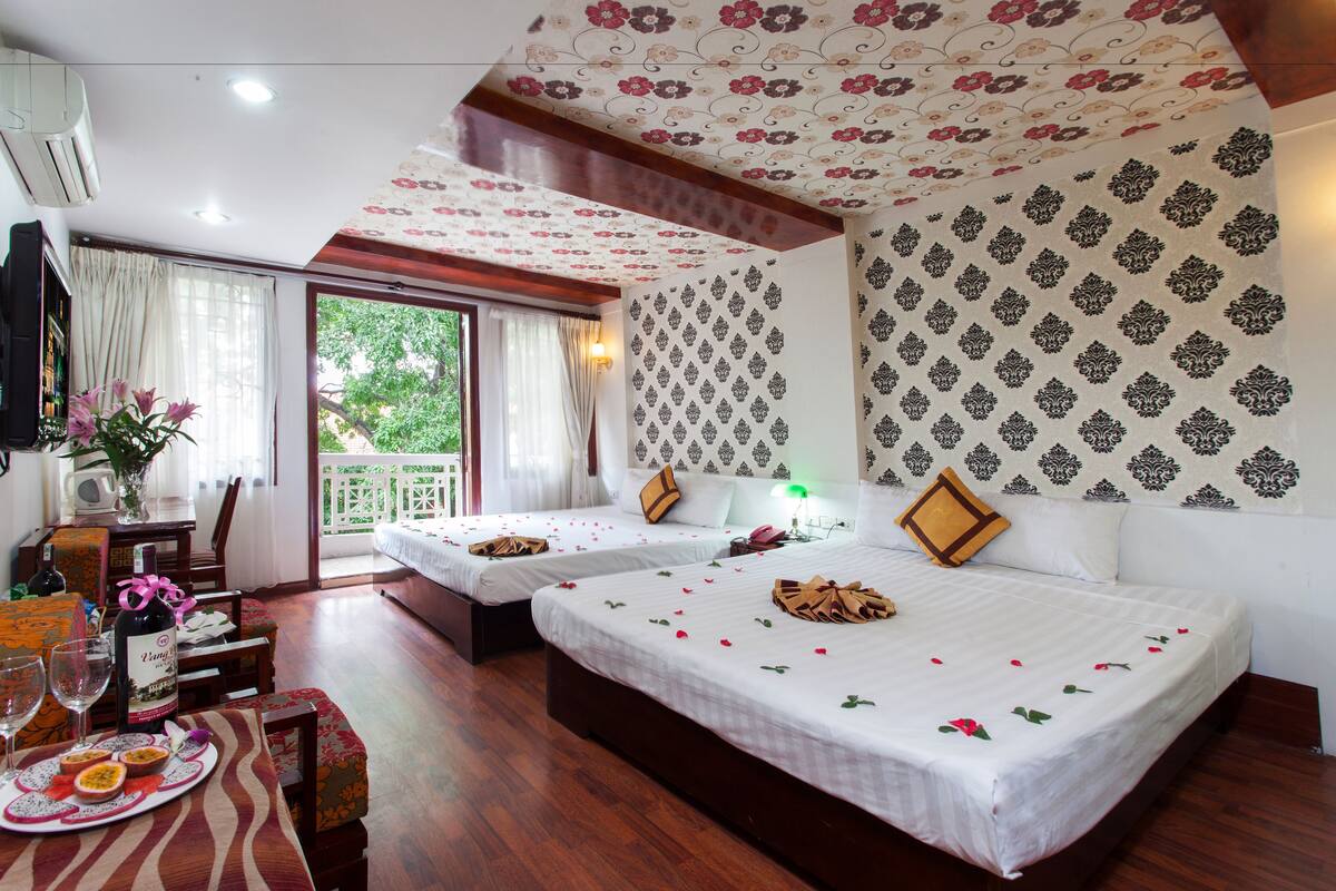 Family Room, 2 Double Beds | Minibar (some free items), desk, cribs (free), rollaway beds (surcharge)
