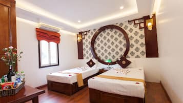 Habitación Deluxe, 1 cama matrimonial o 2 camas individuales | Artículos del minibar gratis, escritorio, cunas gratuitas y camas extra