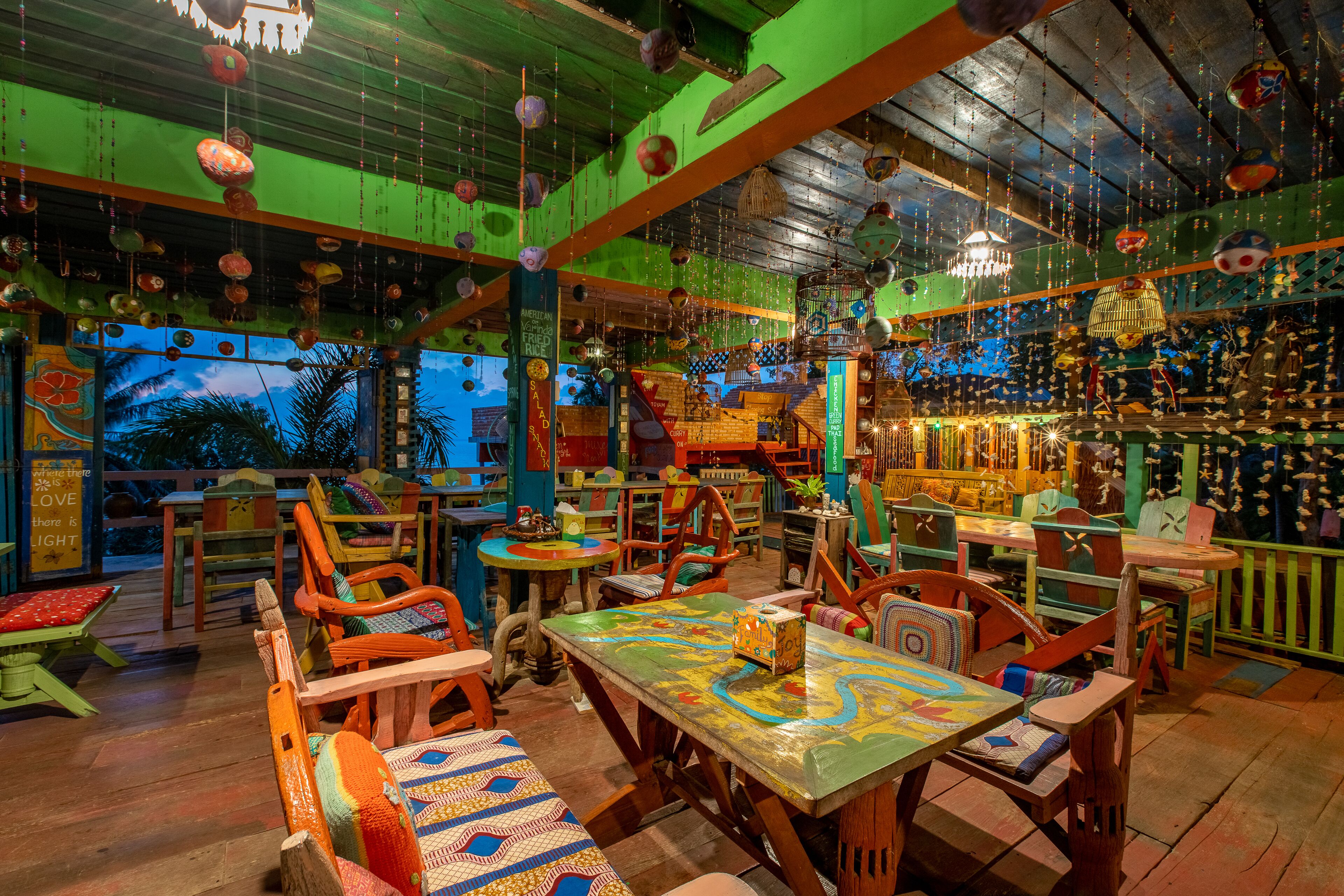 breakfast, lunch and dinner served