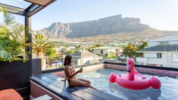 2 outdoor pools, sun loungers