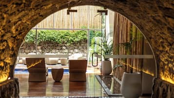 Steam room, body treatments, hydrotherapy, aromatherapy