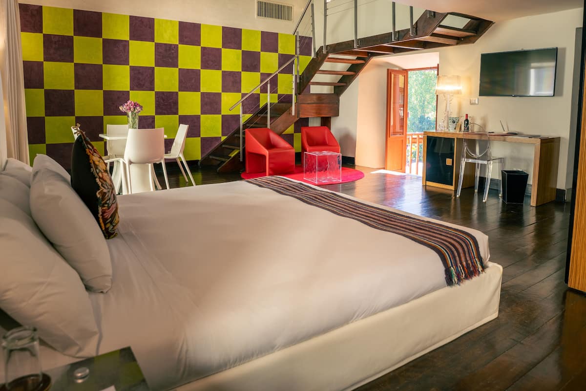 grand suite | frette italian sheets, select comfort beds, minibar, in-room safe