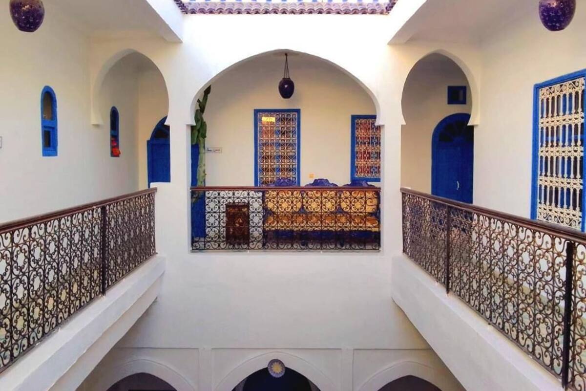 Kamar Triple Basic (Chems) | Teras/patio