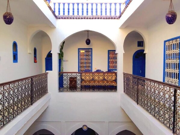 شرفة/رواق
