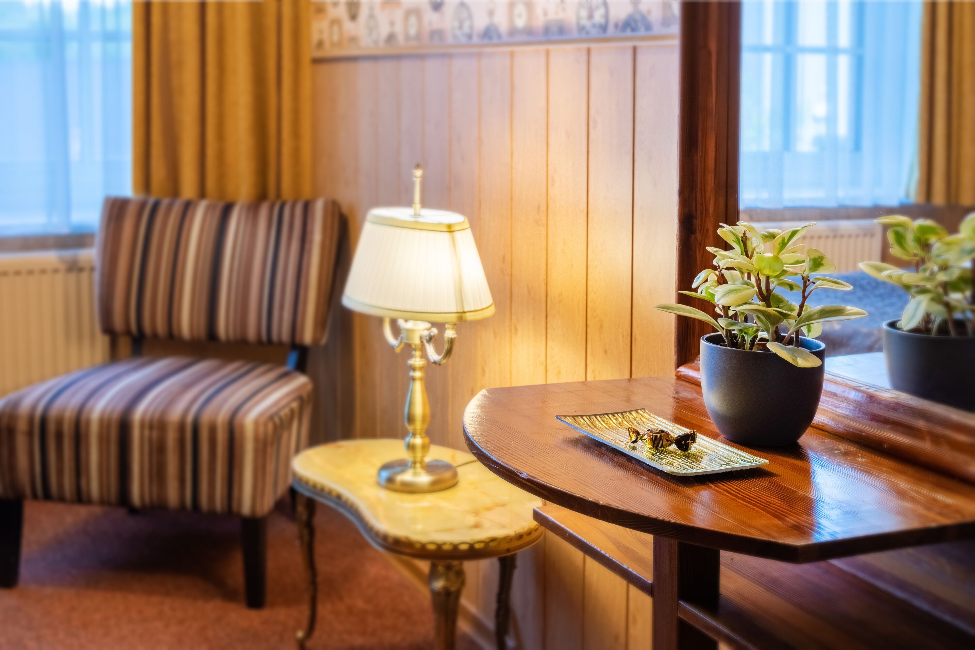 single room | in-room safe, desk, iron/ironing board, free cots/infant beds