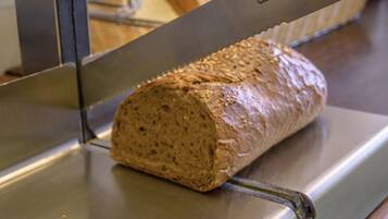 ๋งค์ผ ๋ทํ ์์นจ ์์ฌ ์ ๋ฃ