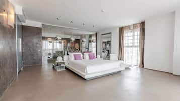 Suite, 1 Double Bed | Down duvets, minibar, in-room safe, desk