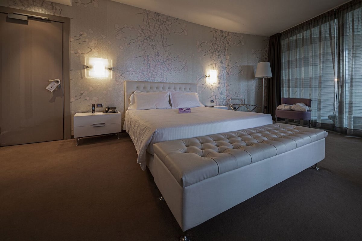 Down comforters, minibar, in-room safe, desk