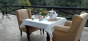 Lunch and dinner served - Coral Tree Inn (Pretoria)