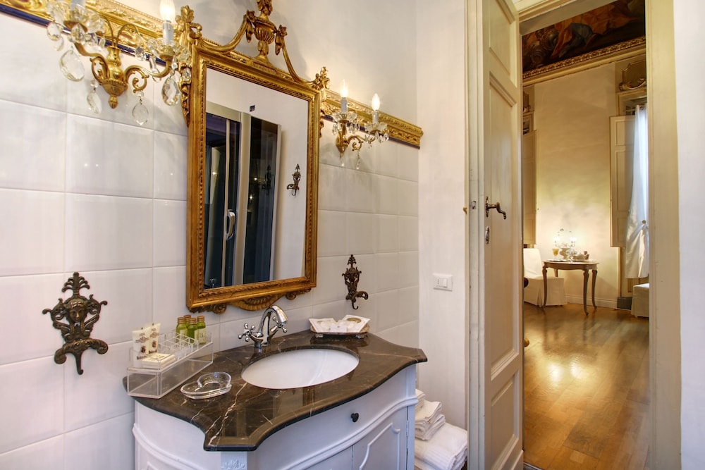 Palazzo Tolomei Garzoni by null