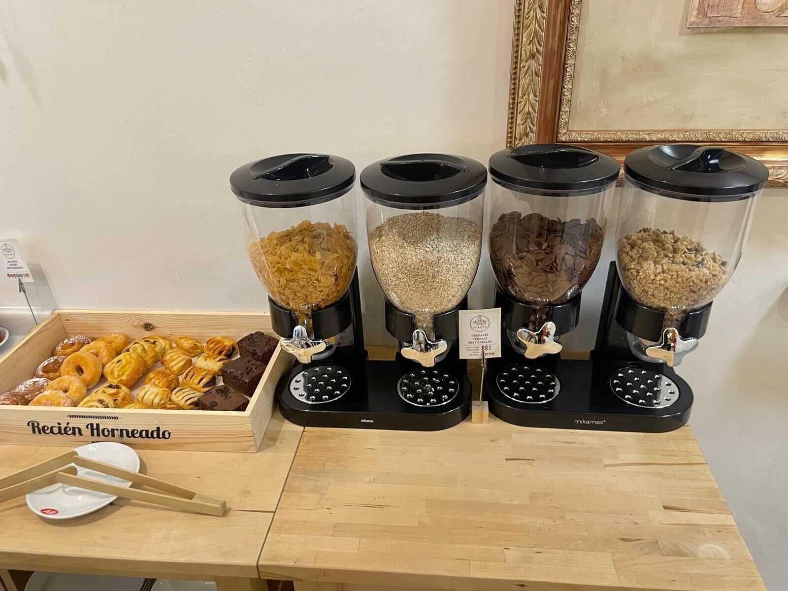 daily buffet breakfast (eur 11 per person)