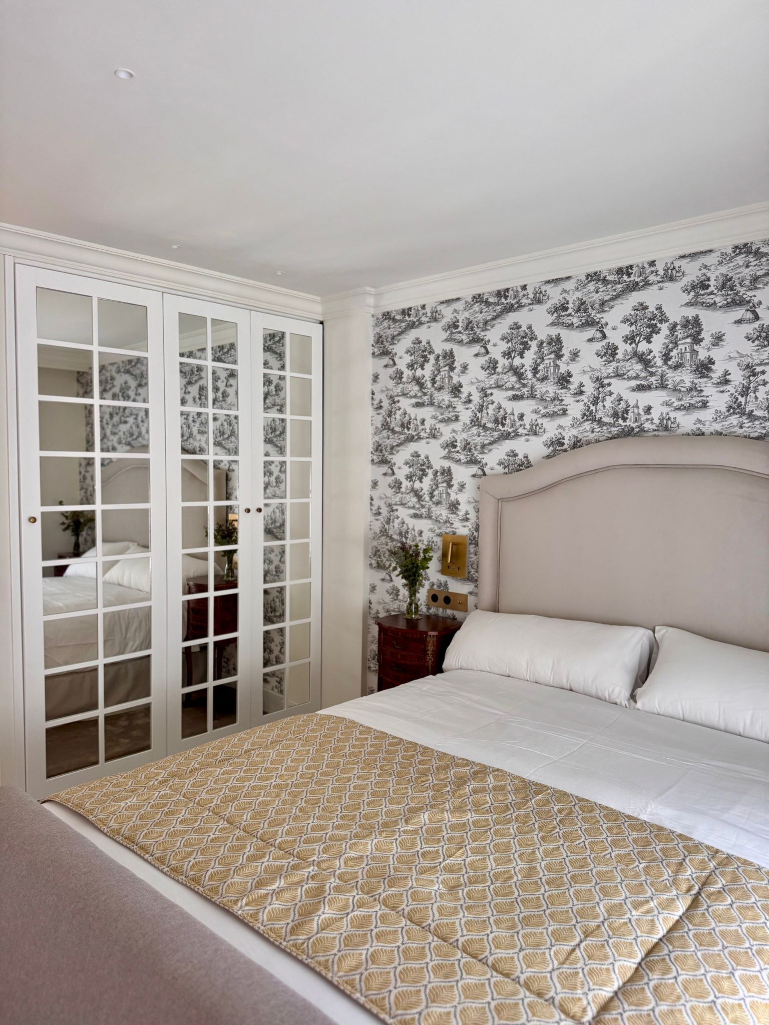 Deluxe Double or Twin Room, Connecting Rooms, Corner | Down comforters, memory foam beds, minibar, in-room safe