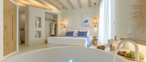 Signature Suite, Hot Tub | 1 bedroom, Egyptian cotton sheets, premium bedding, down duvets