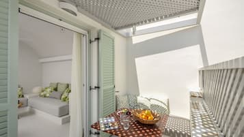 Suite Deluxe (With Living Room) | Terraza o patio