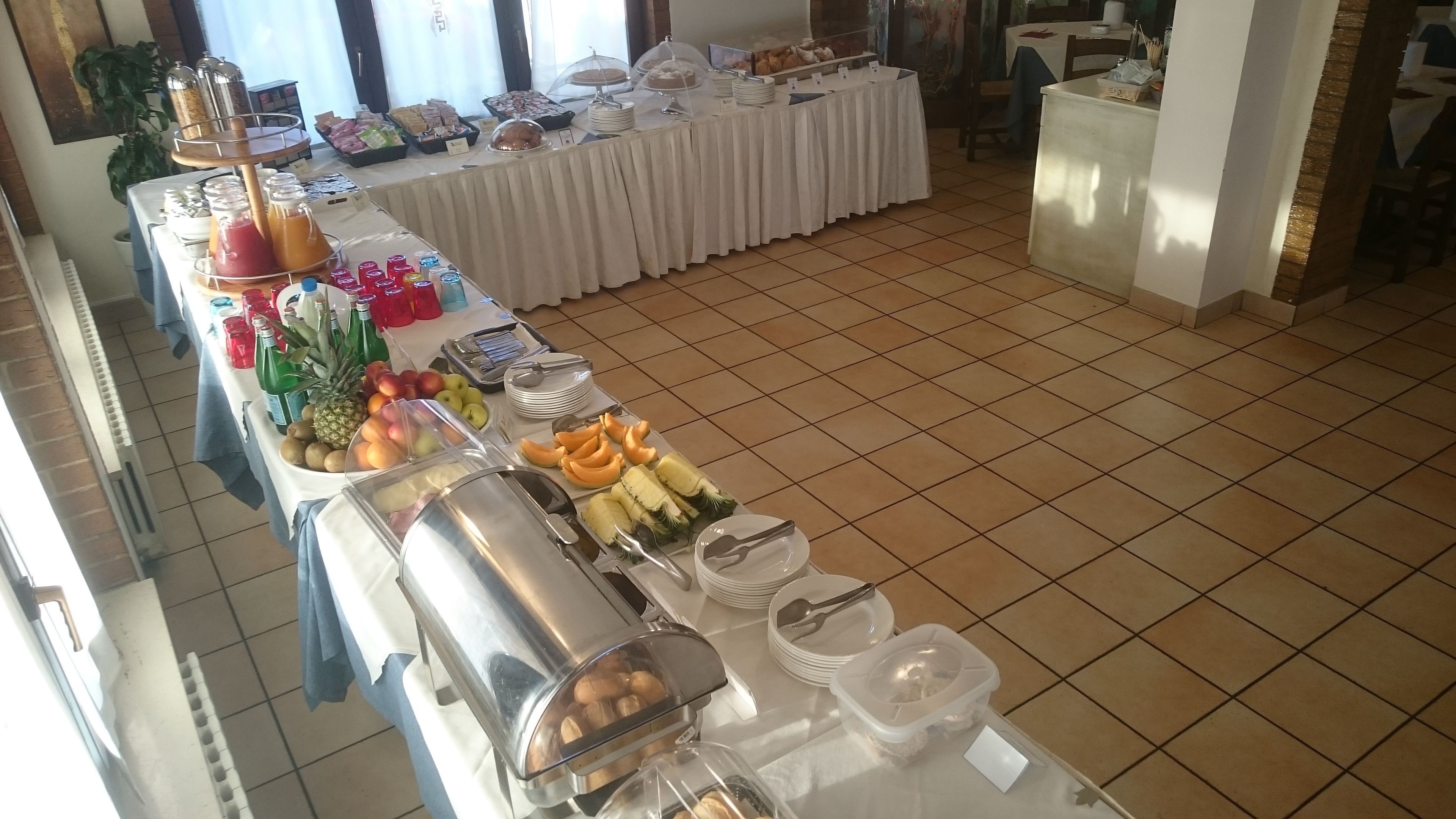 free daily continental breakfast