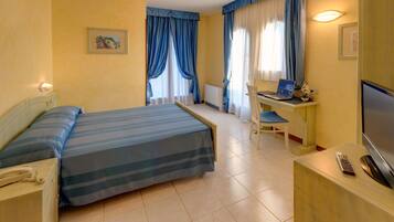 Business Double Room | Pillowtop beds, minibar, in-room safe, desk