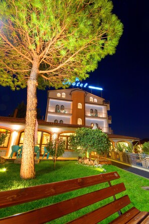 Front of property - evening/night - Cristoforo Colombo (Osimo)