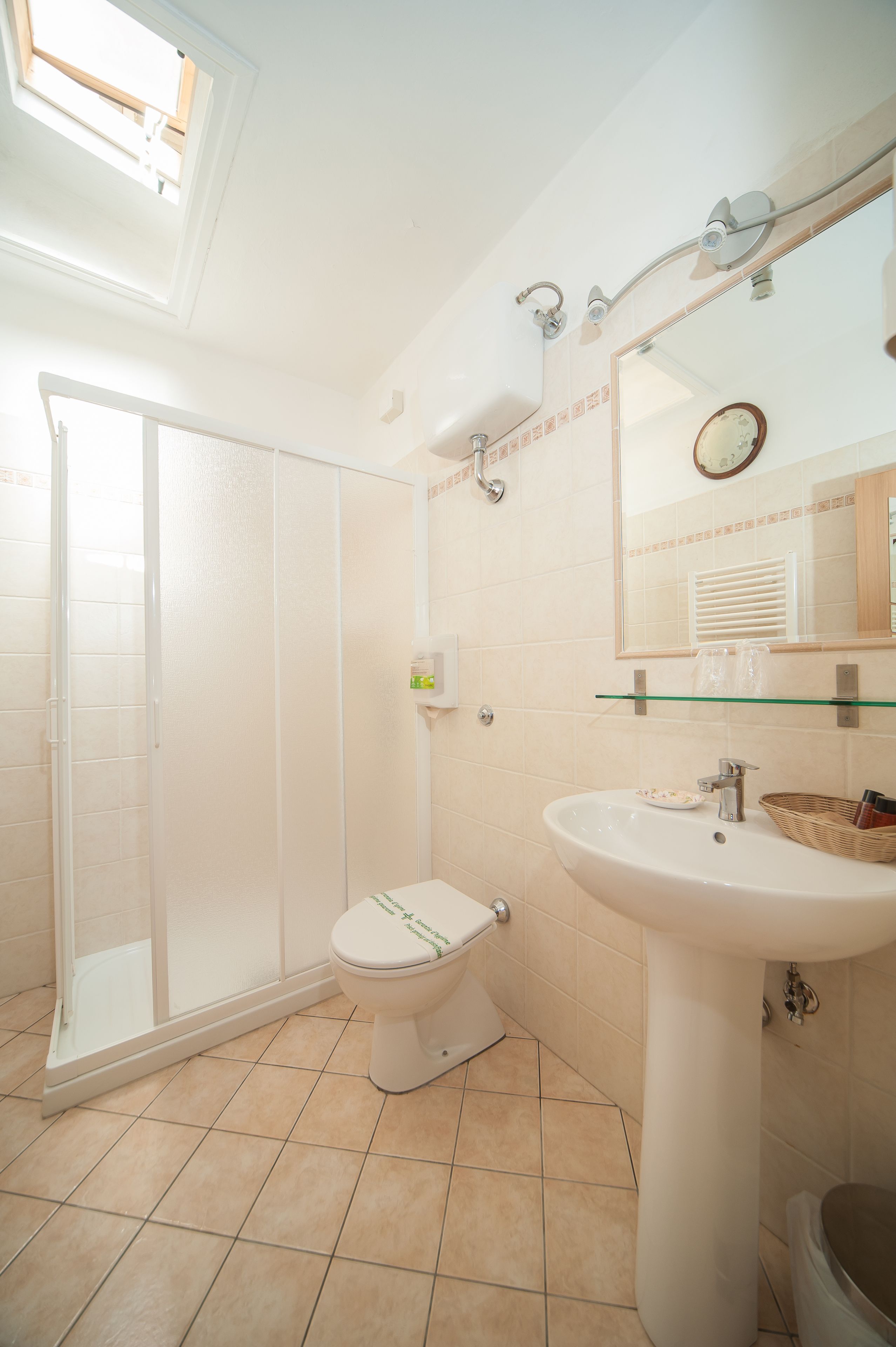 shower, rainfall showerhead, free toiletries, hair dryer