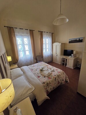 In-room safe, individually decorated, individually furnished - Albergo Etruria (Volterra)