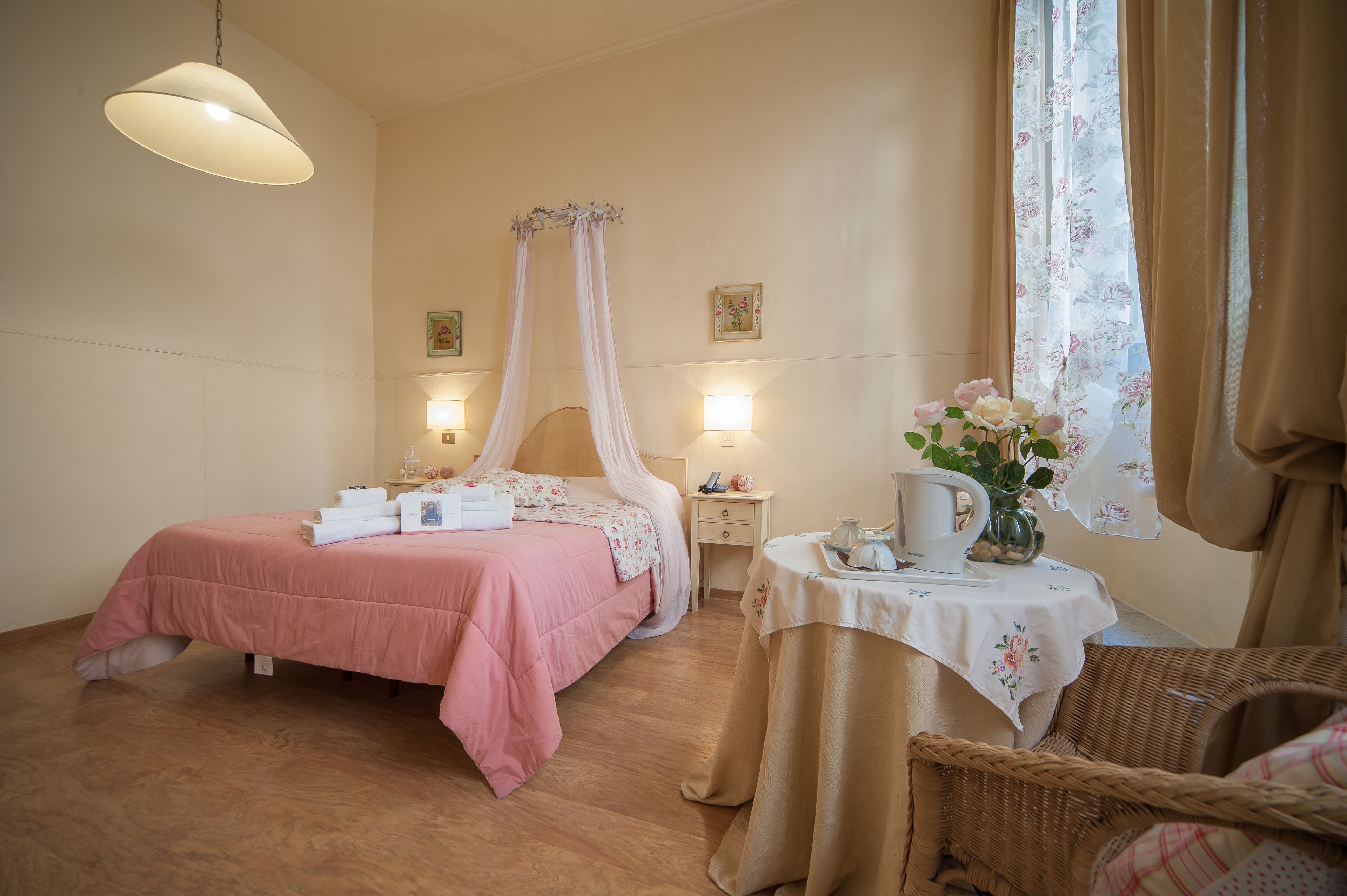 comfort double room | 1 bedroom, in-room safe, individually decorated, individually furnished