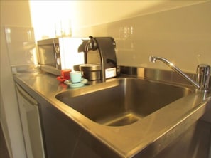 Frigorifero, forno a microonde nell'area comune, bollitore elettrico