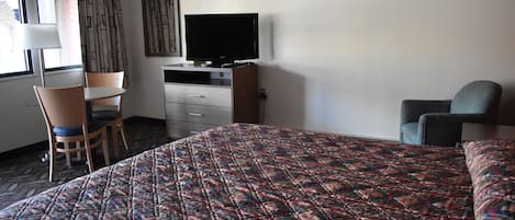 Standard Room, 1 King Bed, Non Smoking | Free WiFi, bed sheets