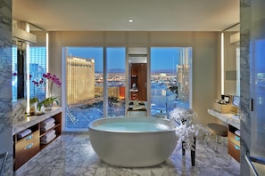 Suite, 1 King Bed (Penthouse) | Bathroom