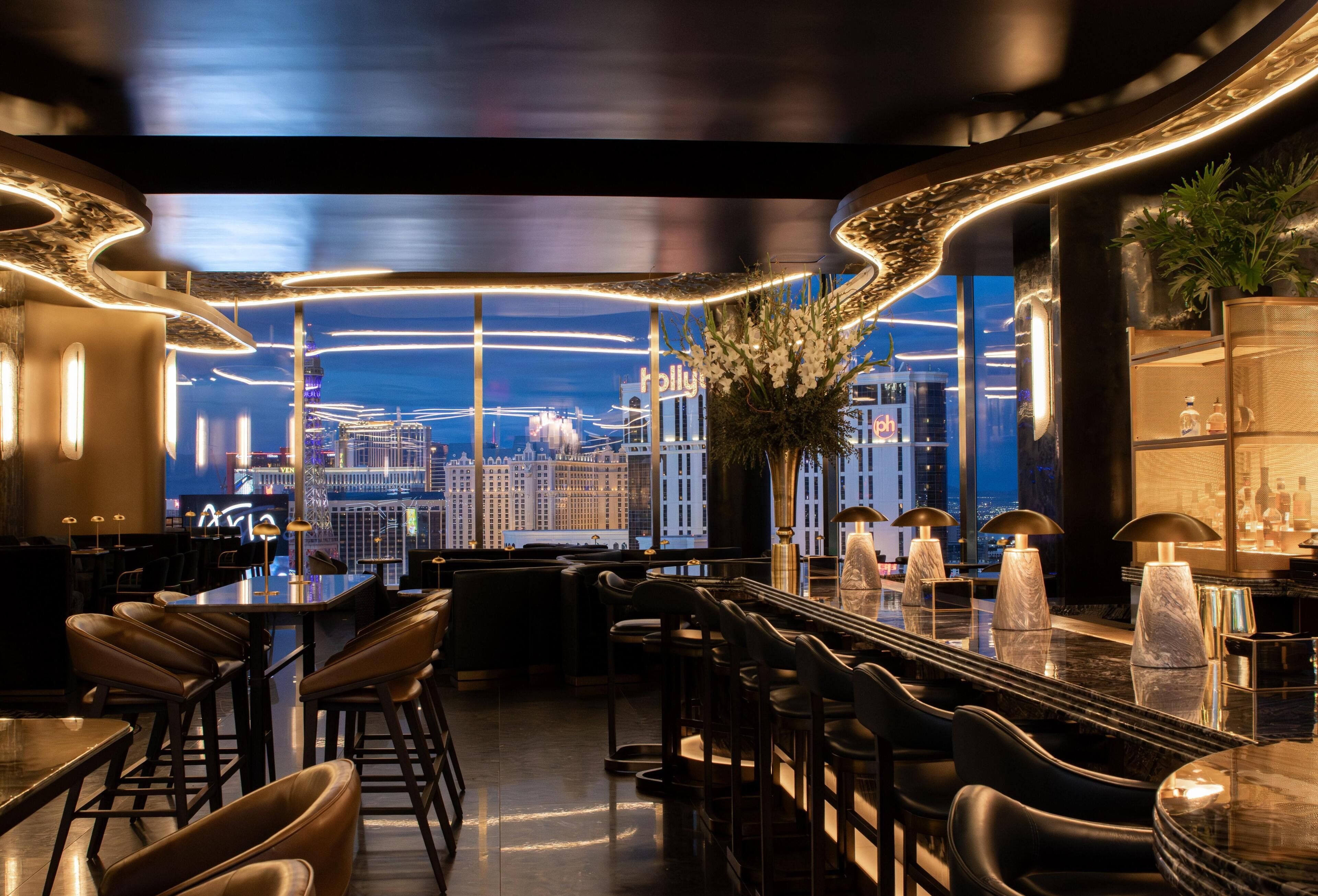 3 restaurantes; se sirve desayuno, almuerzo, cena y brunch