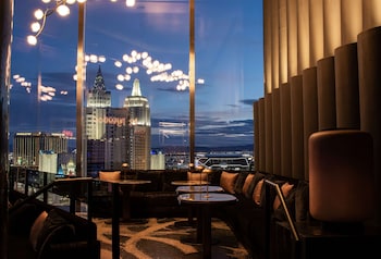 3 restaurants, breakfast, lunch, dinner served; Asian cuisine at Waldorf Astoria Las Vegas