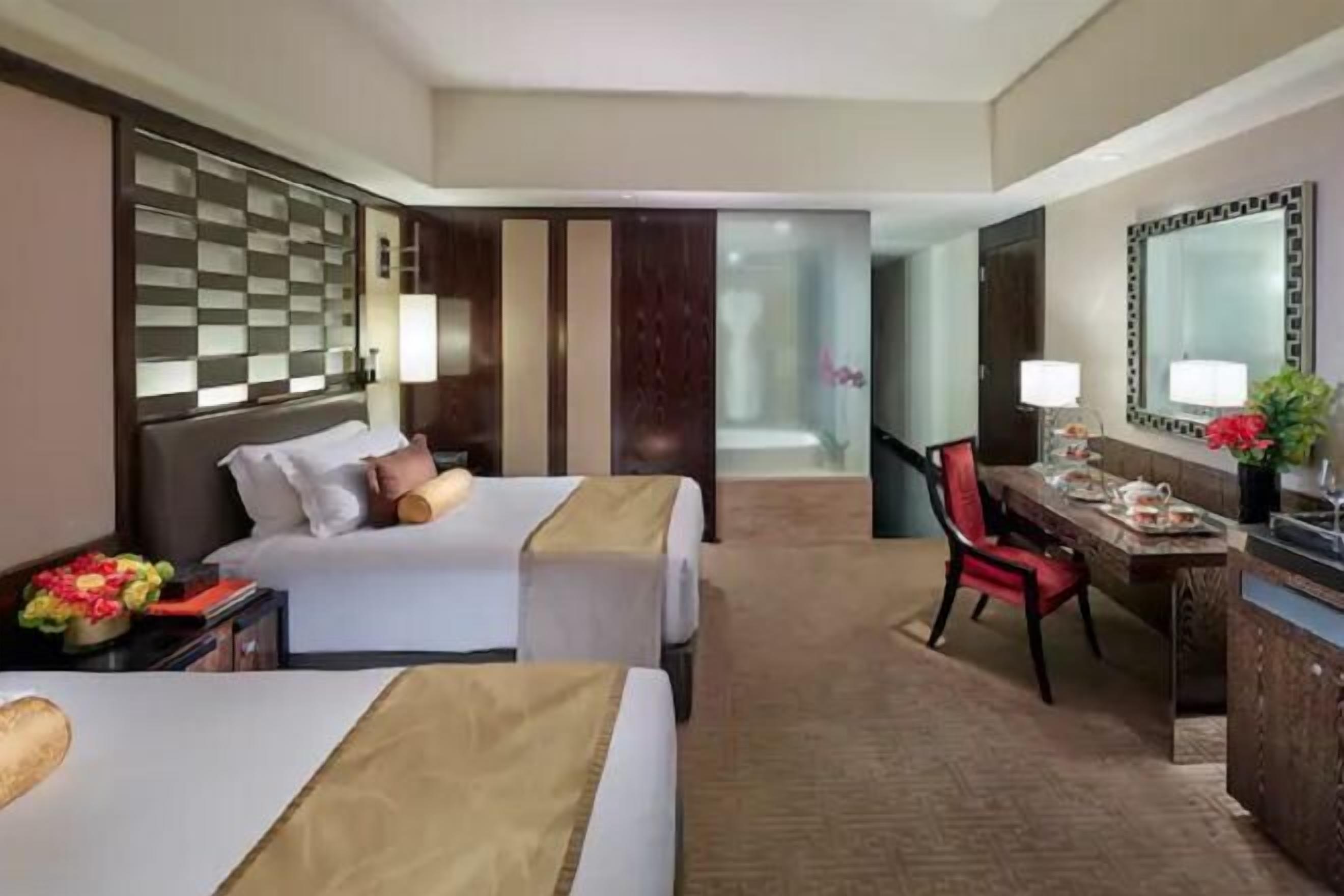 Egyptian cotton sheets, premium bedding, down comforters, minibar