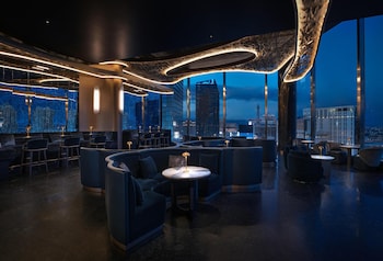 2 bars/lounges at Waldorf Astoria Las Vegas