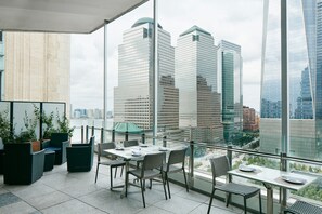 2 restaurantes; se sirven desayunos