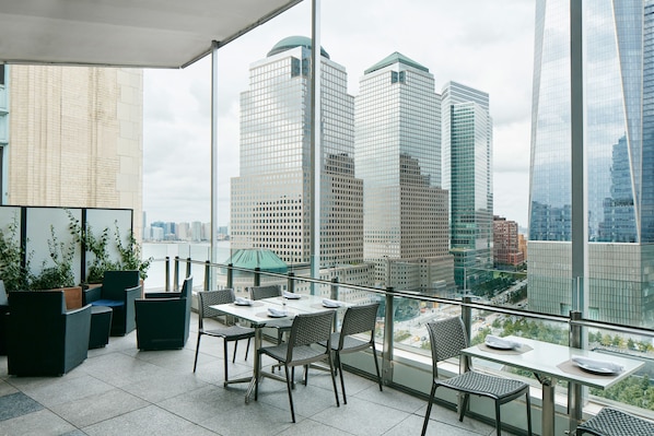 2 restaurantes; se sirven desayunos 