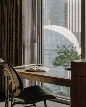 Suite, Refrigerator & Microwave (One Room) | 1 bedroom, premium bedding, desk, laptop workspace