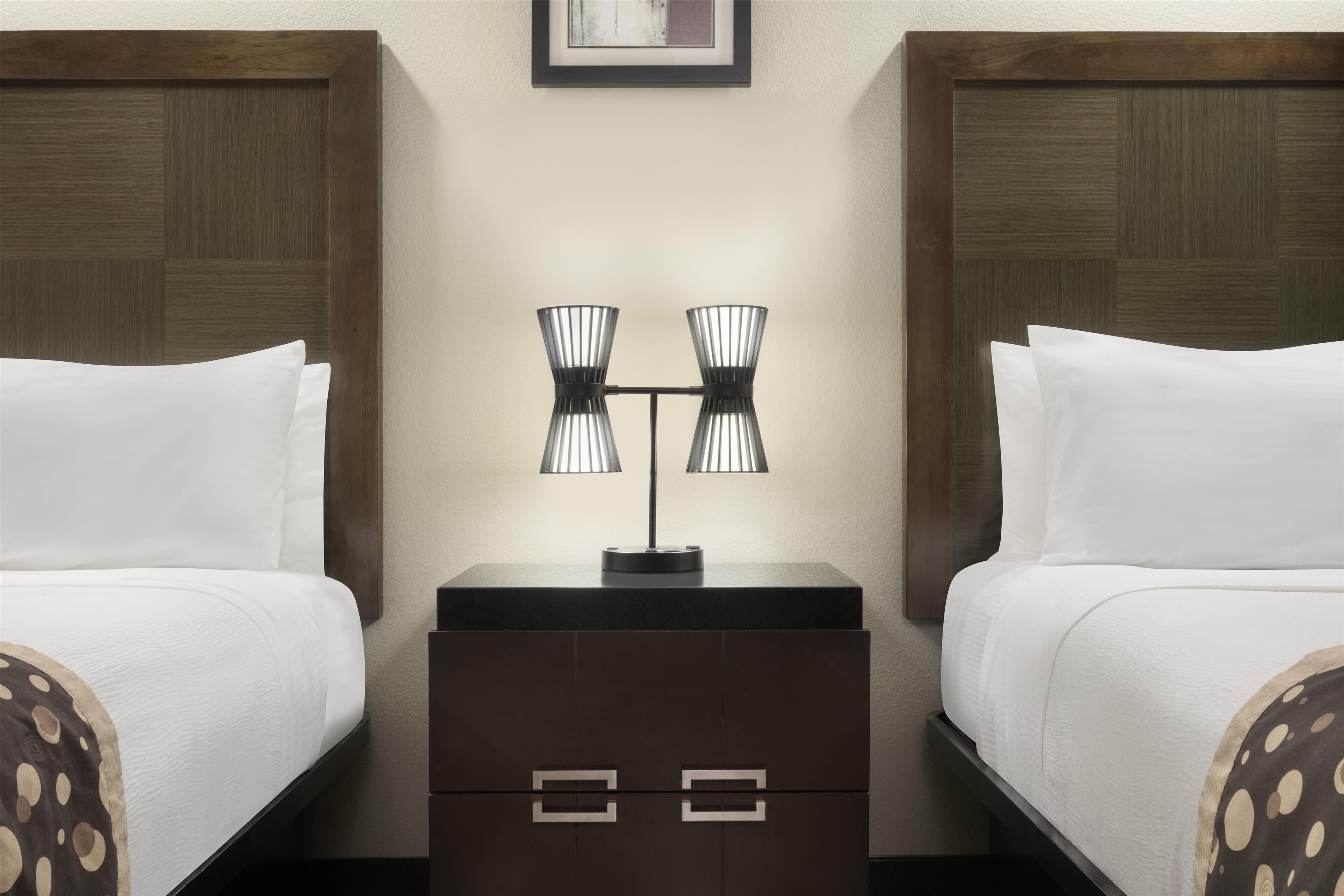 premium bedding, pillow-top beds, in-room safe, desk