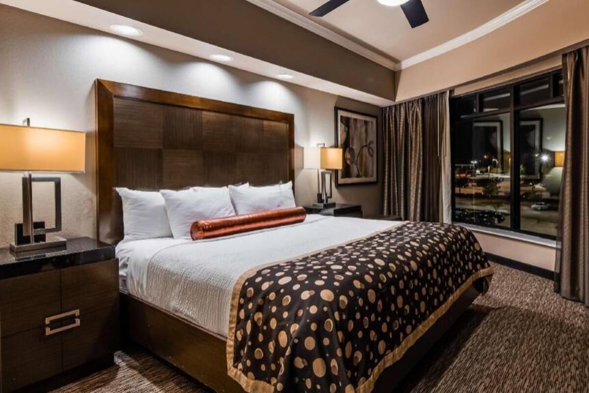 Ropa de cama de alta calidad y camas con pillow-top