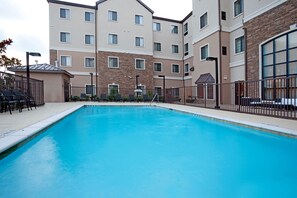 Pool - Staybridge Suites San Antonio Sea World by IHG (San Antonio)