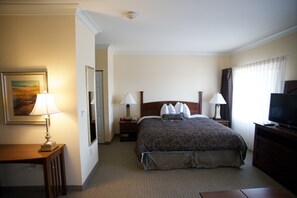 Zimmersafe, Schreibtisch, Bügeleisen/Bügelbrett, kostenlose Babybetten