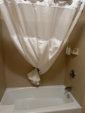 Room, 1 King Bed, Non Smoking | Bathroom | Combined shower/tub, deep soaking tub, free toiletries, hair dryer - Americas Best Value Inn St. Robert (St. Robert)