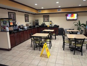 Free daily continental breakfast - Americas Best Value Inn St. Robert (St. Robert)