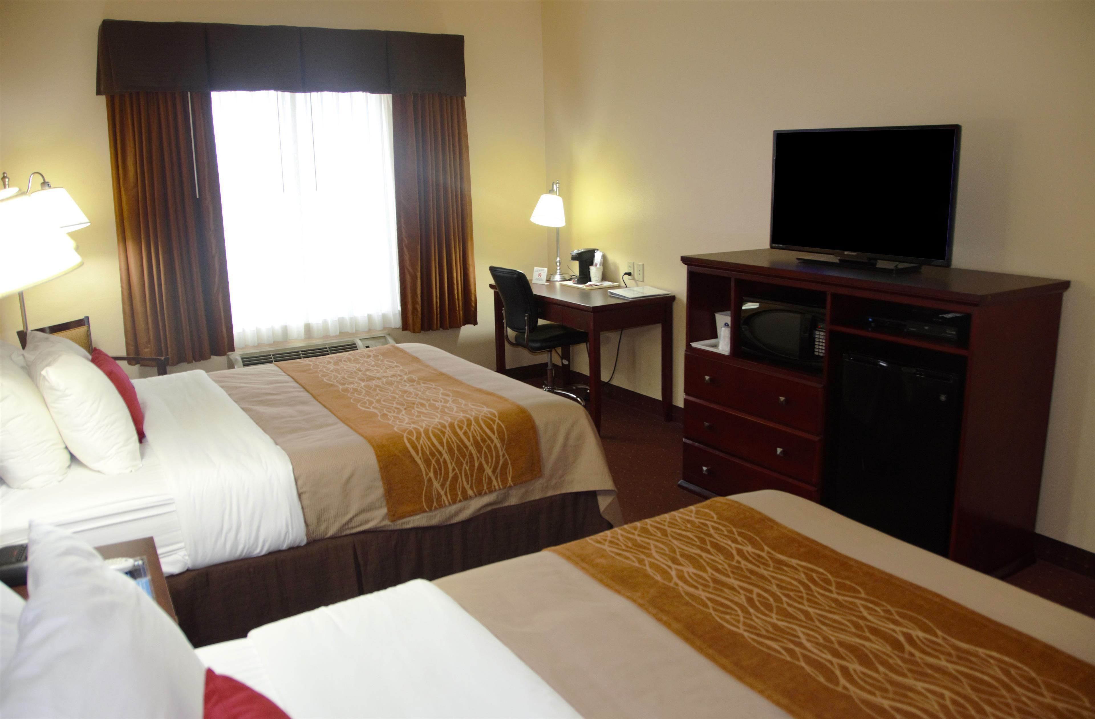 desk, laptop workspace, iron/ironing board, free wifi