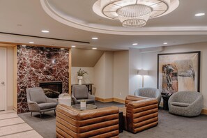 Lobby sitting area - Club Quarters Hotel, World Trade Center (New York)