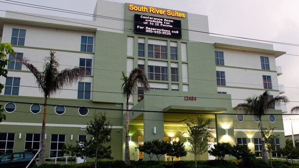Exterior - South River Suites (Miami)